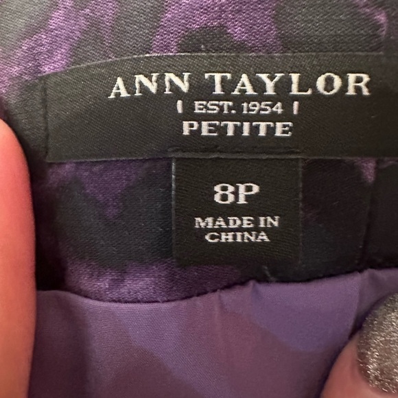 Ann Taylor Purple Animal Print Pencil Skirt Size 8 Petite - Picture 2 of 6